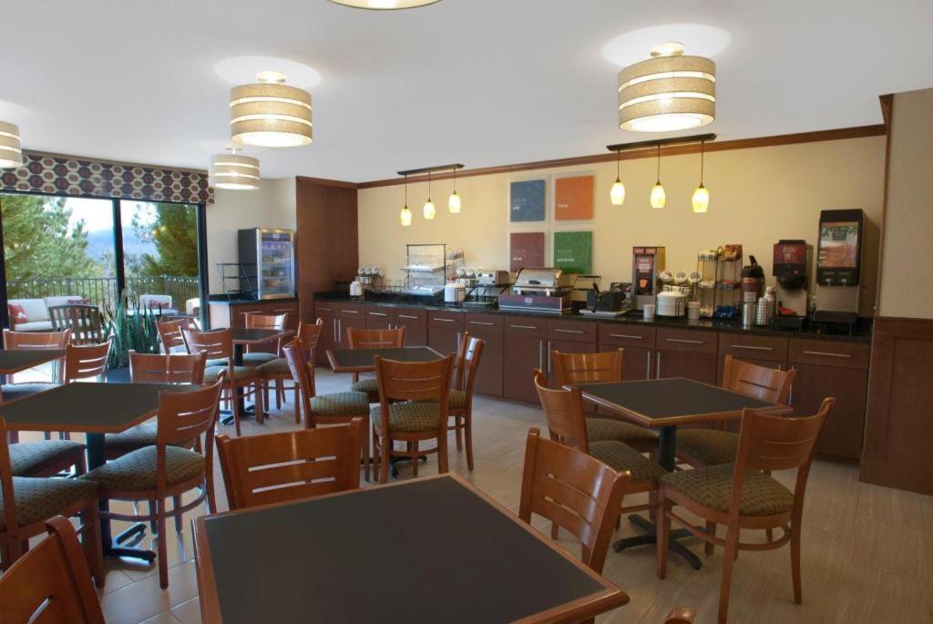 Quality Inn & Suites Dawsonville Buitenkant foto