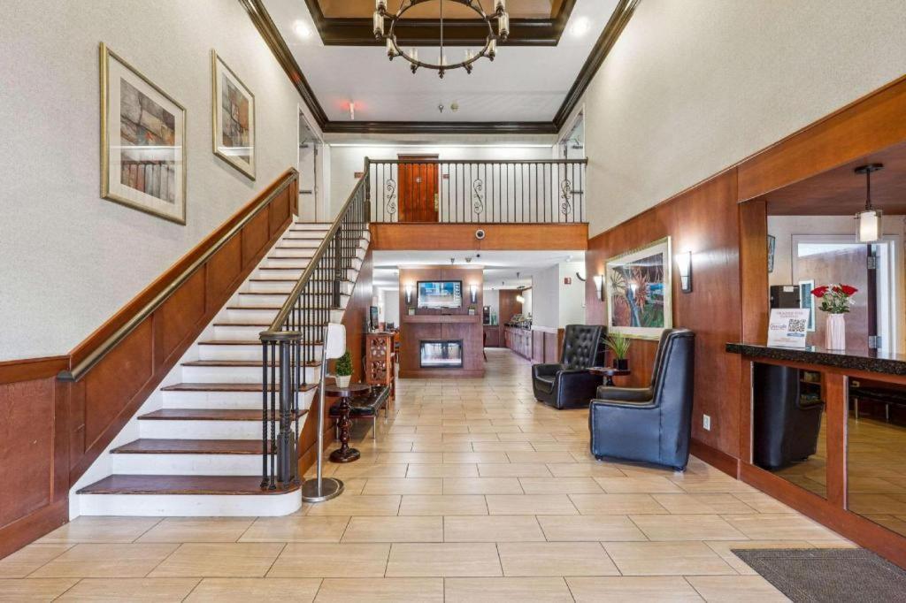 Quality Inn & Suites Dawsonville Buitenkant foto