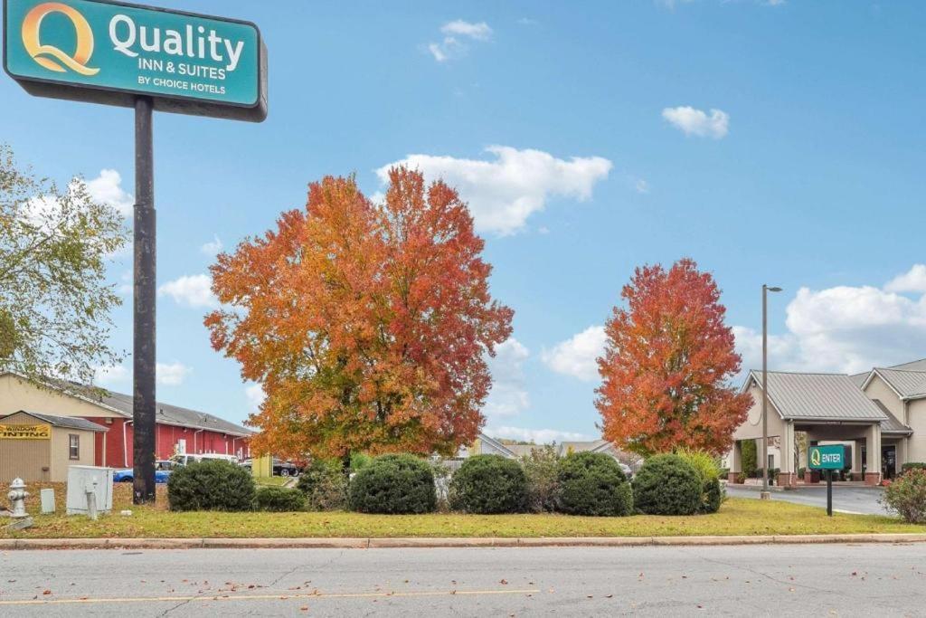 Quality Inn & Suites Dawsonville Buitenkant foto