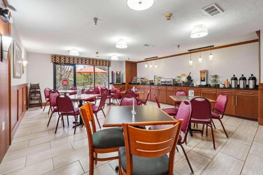 Quality Inn & Suites Dawsonville Buitenkant foto